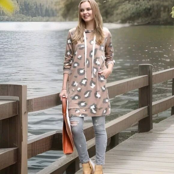 Zenana Women's Leopard Hoodie with Pockets Plus Size 3X Lightweight - Picture 1 of 4